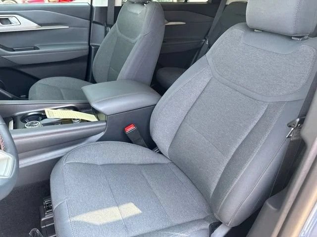 Used 2025 Ford Explorer Active AWD/4WD image 24