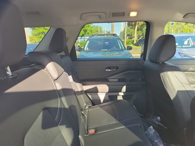 New 2026 Nissan Pathfinder SL FWD image 30