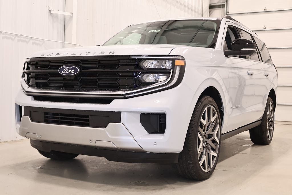 New 2026 Ford Expedition Platinum image 5