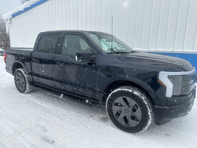 Used 2024 Ford F150 Lightning Lariat image 2
