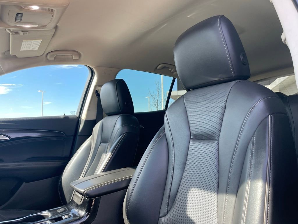 Used 2023 Buick Envision Essence FWD image 20