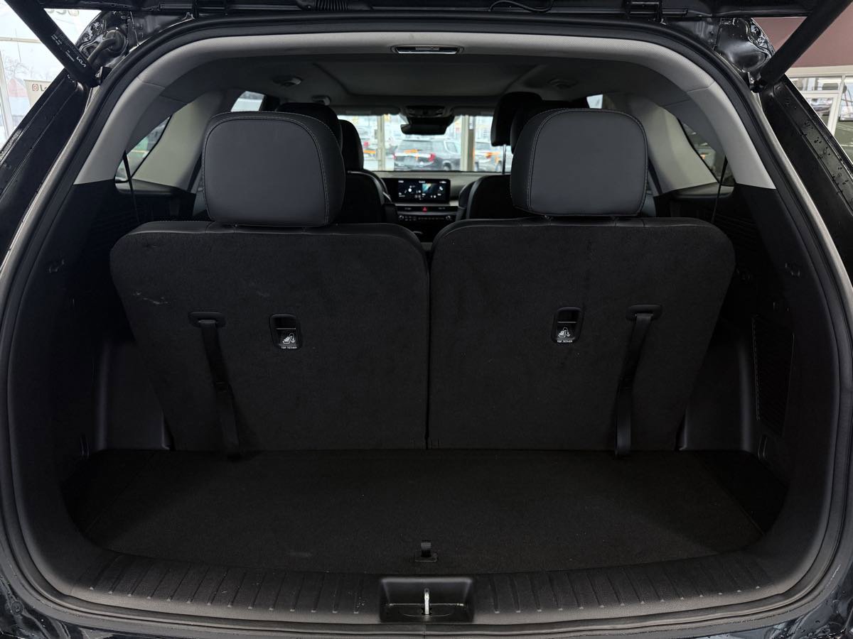 Used 2025 Kia Sorento SX image 24