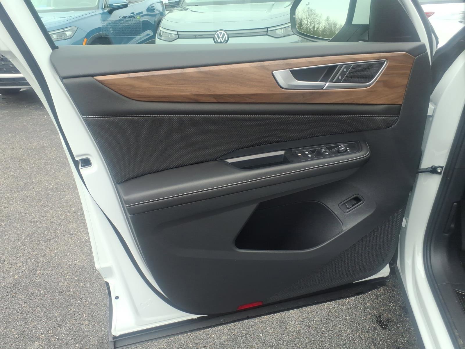 New 2026 Volkswagen Atlas SE image 11