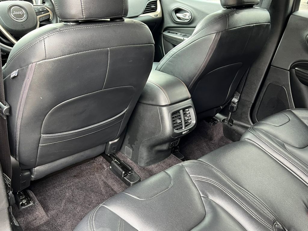 Used 2016 Jeep Cherokee 75th Anniversary FWD image 32