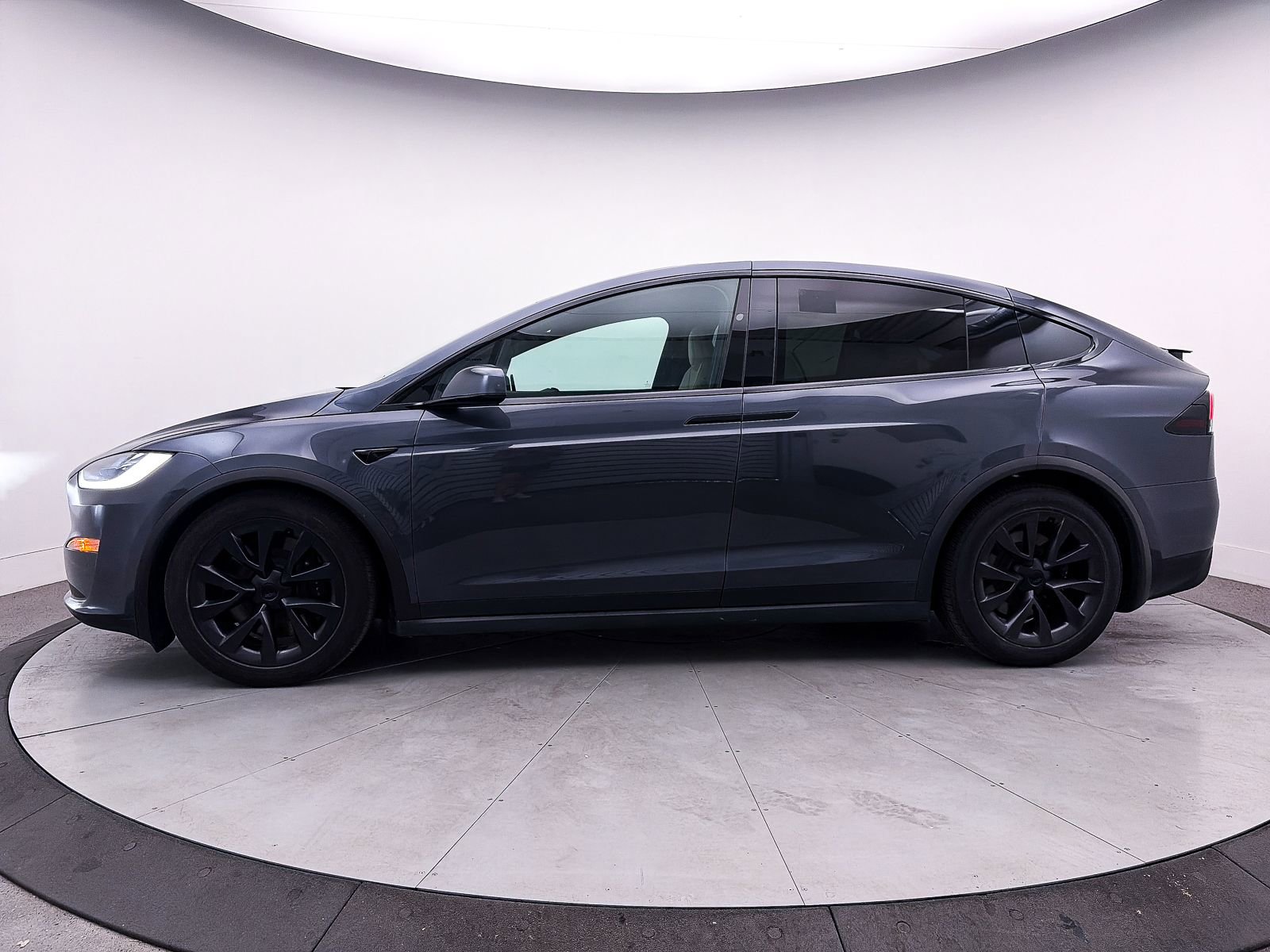 Used 2023 Tesla Model X image 36