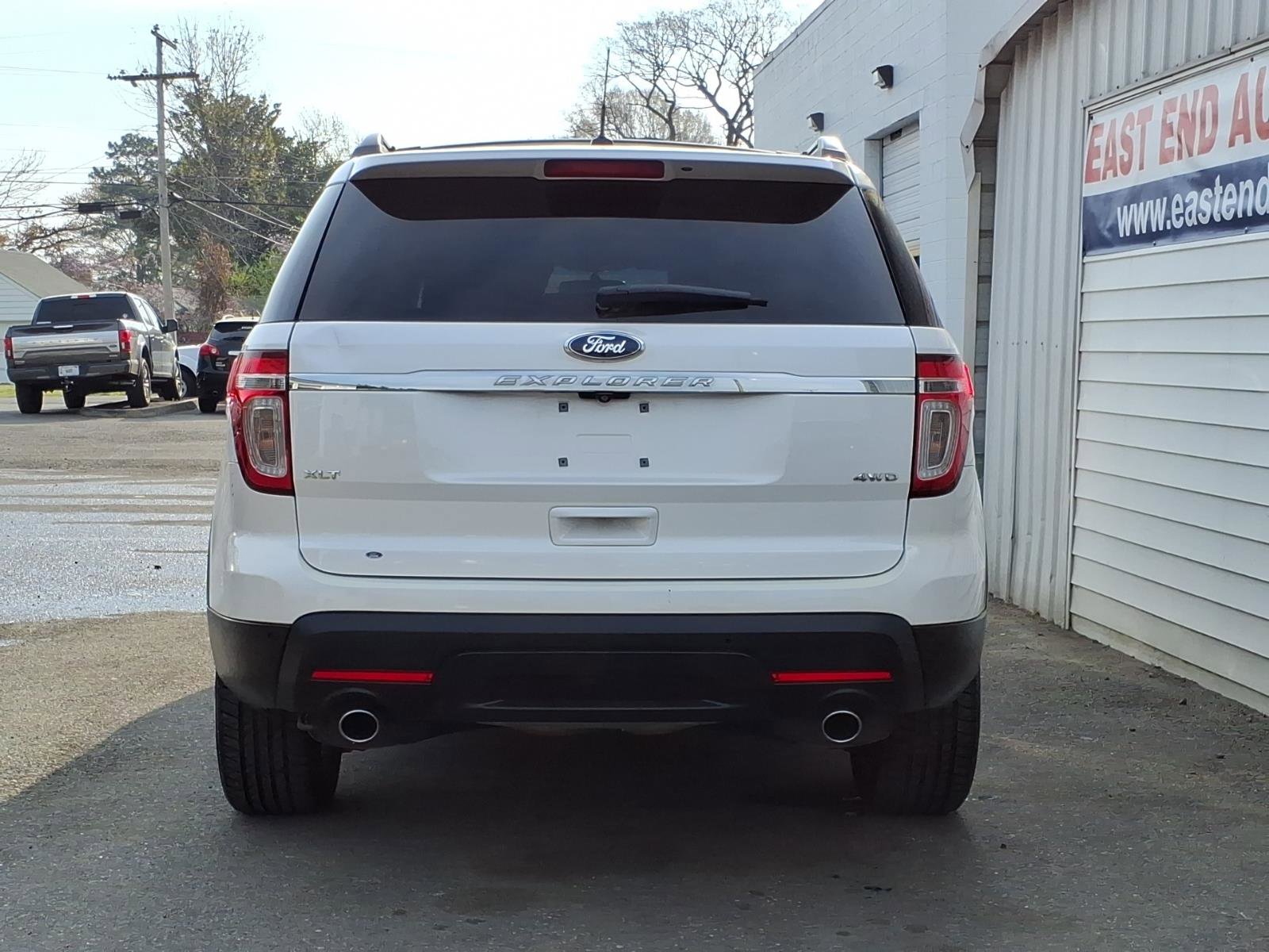 Used 2014 Ford Explorer XLT w/ Equipment Group 202A image 3