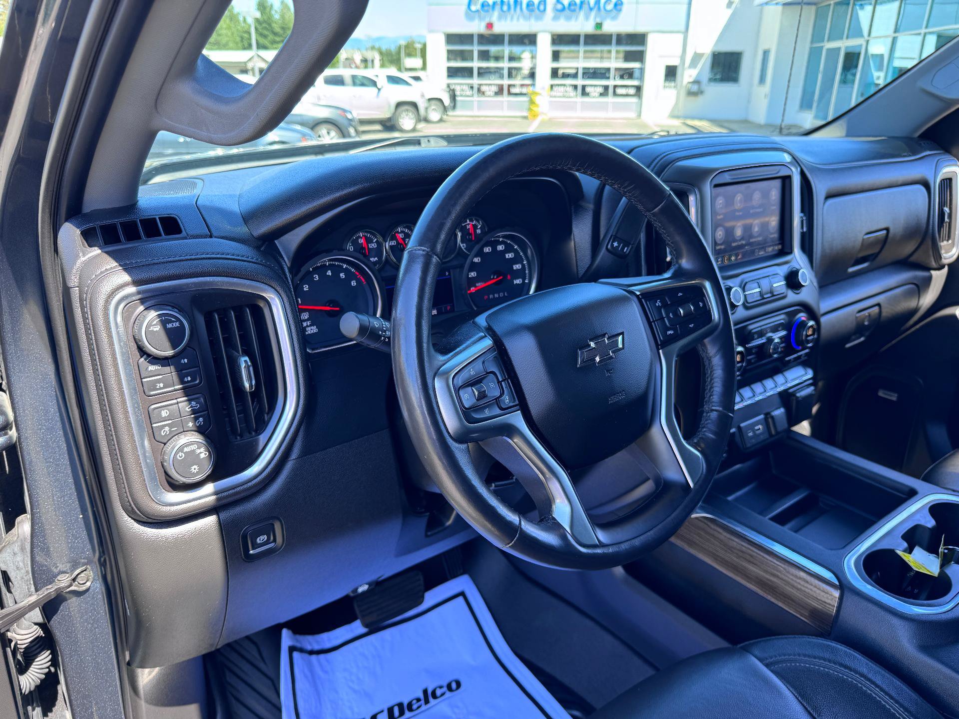 Used 2020 Chevrolet Silverado 1500 LT Trail Boss AWD/4WD image 9