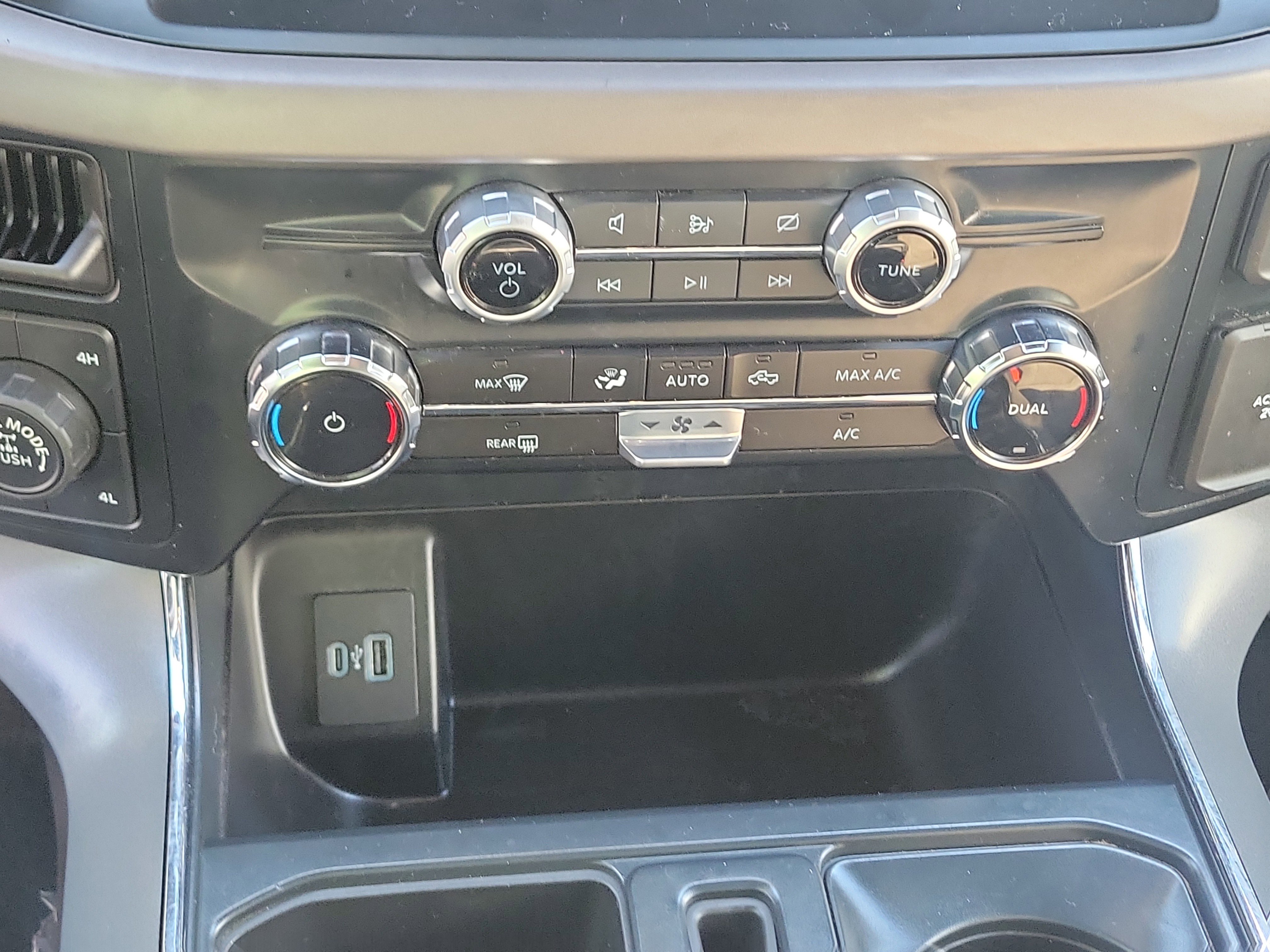 Used 2024 Ford F150 XLT w/ Mobile Office Package image 19