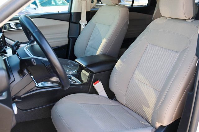 Used 2022 Ford Explorer XLT AWD/4WD image 12