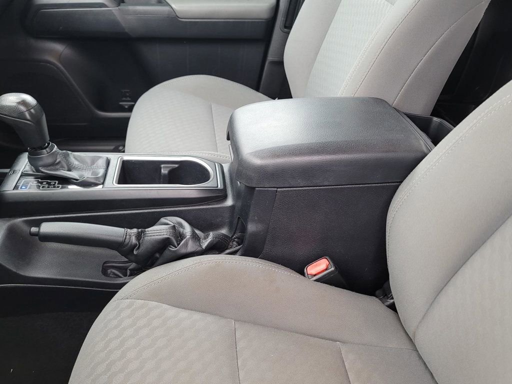 Used 2020 Toyota Tacoma SR image 7