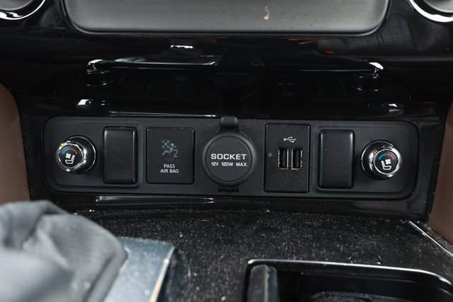 Used 2018 Nissan Armada Platinum w/ Captain Seat Package RWD image 20