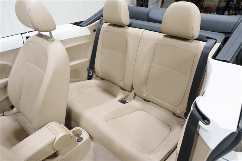 Used 2013 Volkswagen Beetle TDI FWD image 10