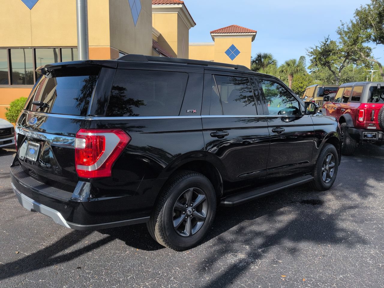 Used 2021 Ford Expedition XL AWD/4WD image 4