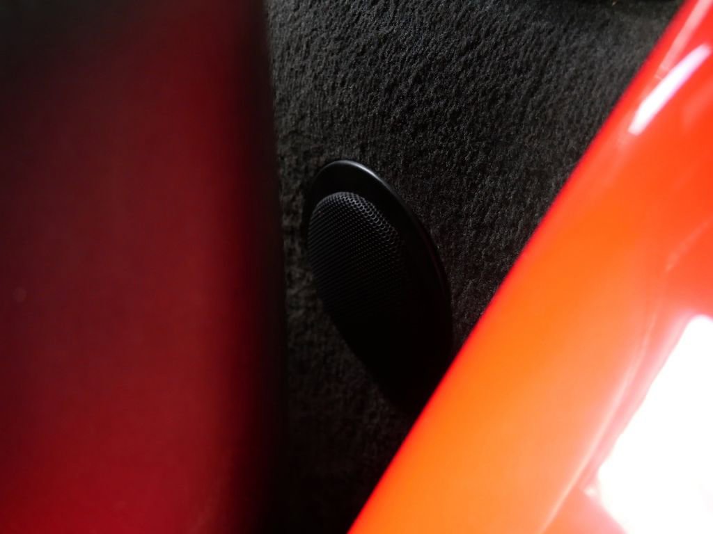 Used 2004 Chevrolet SSR RWD image 27
