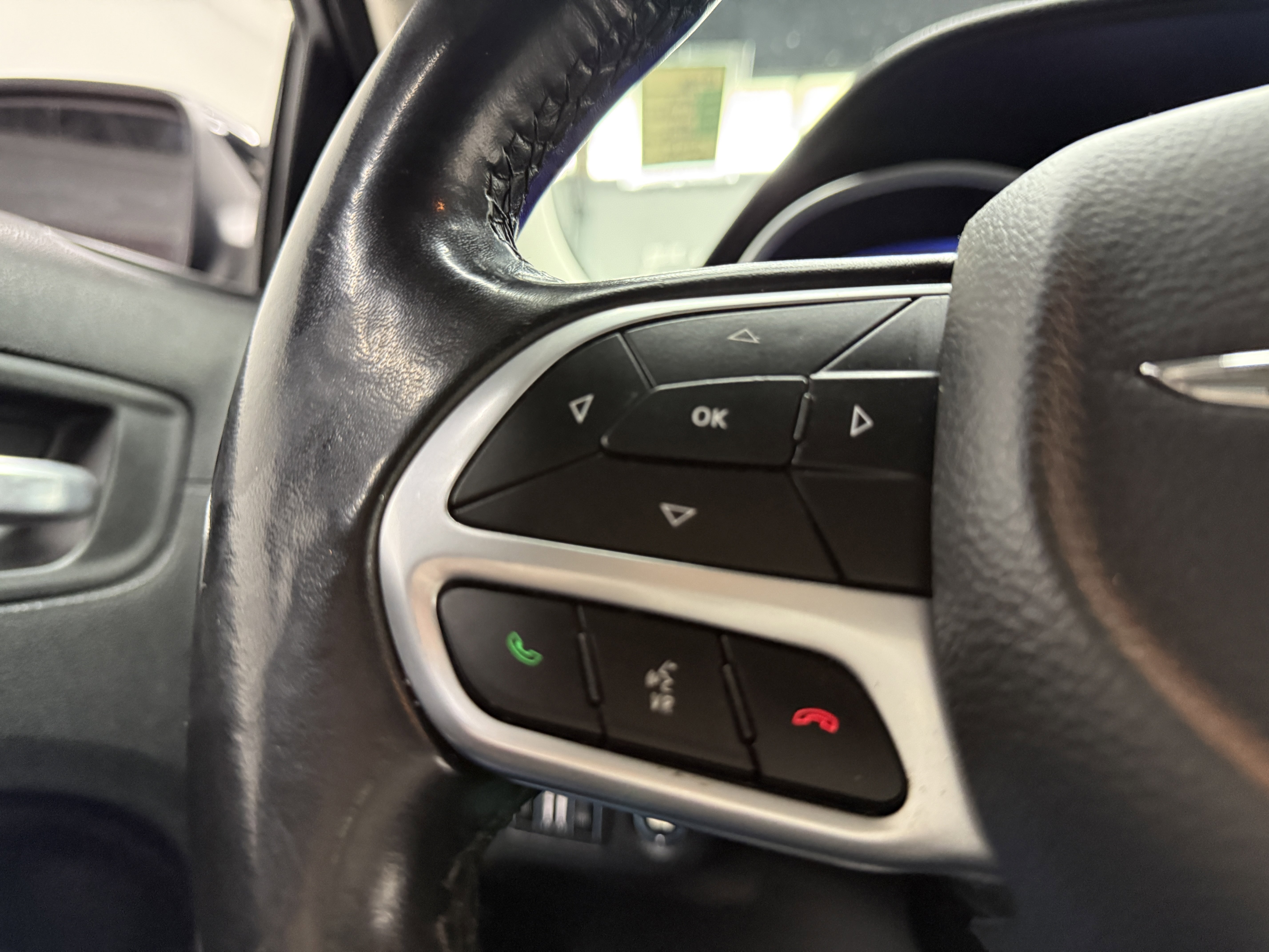 Used 2019 Chrysler 300 Touring L w/ Quick Order Package 22F image 14