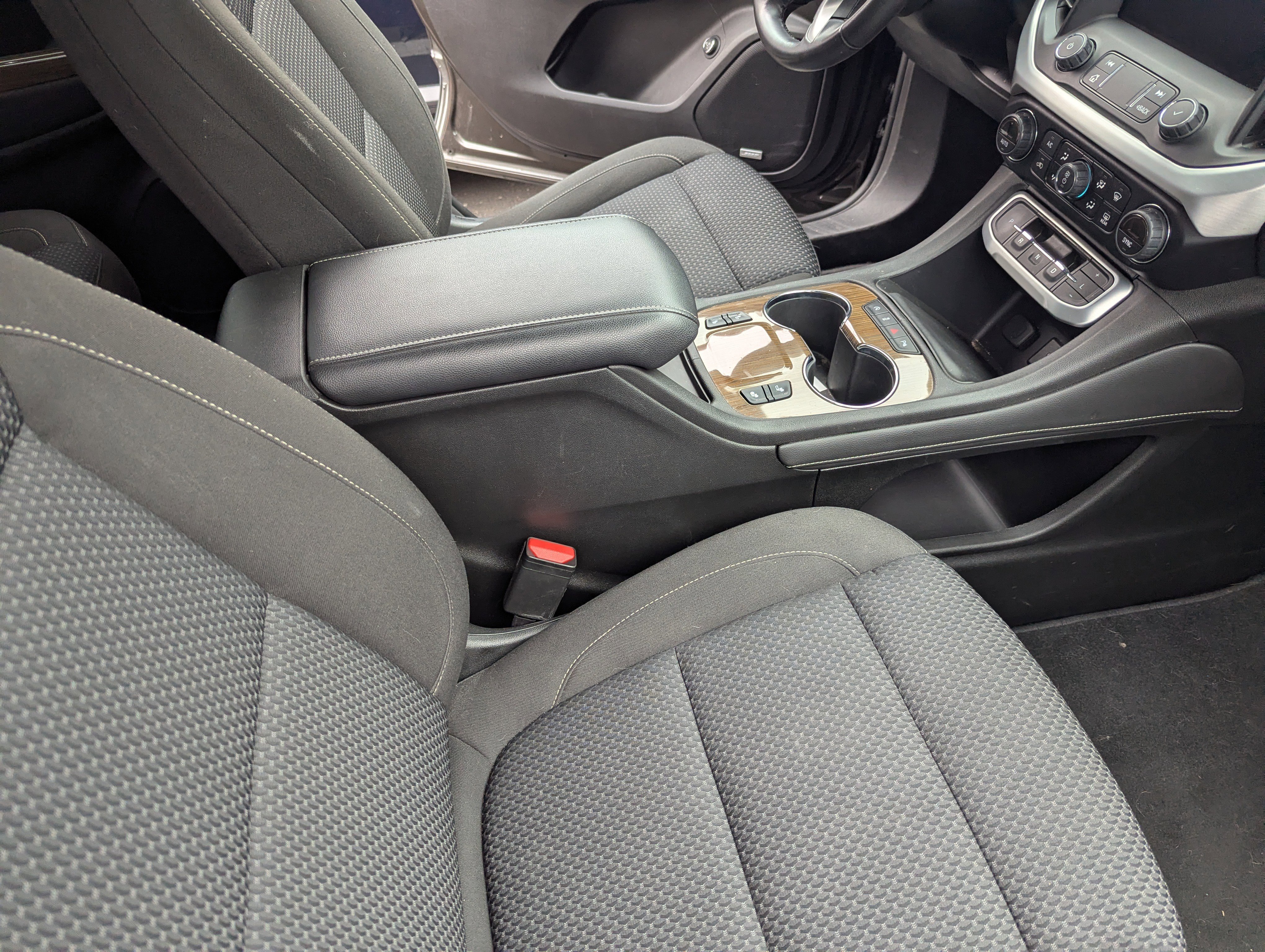 Used 2020 GMC Acadia SLE w/ Driver Convenience Package image 11