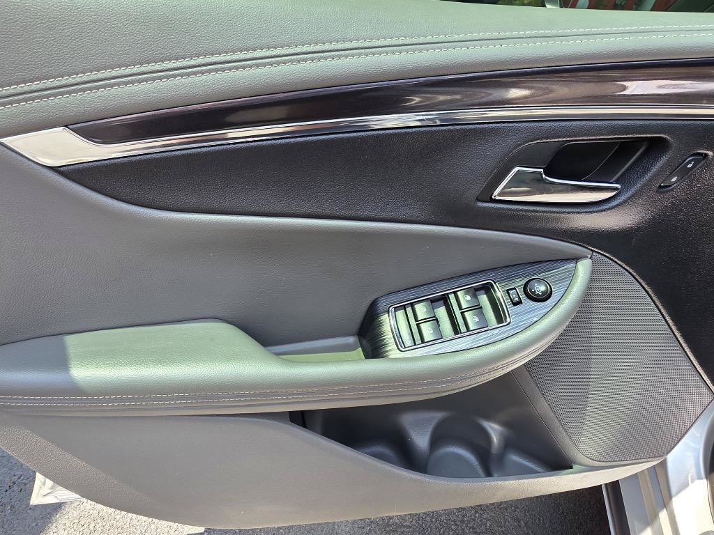 Used 2016 Chevrolet Impala LTZ FWD image 14