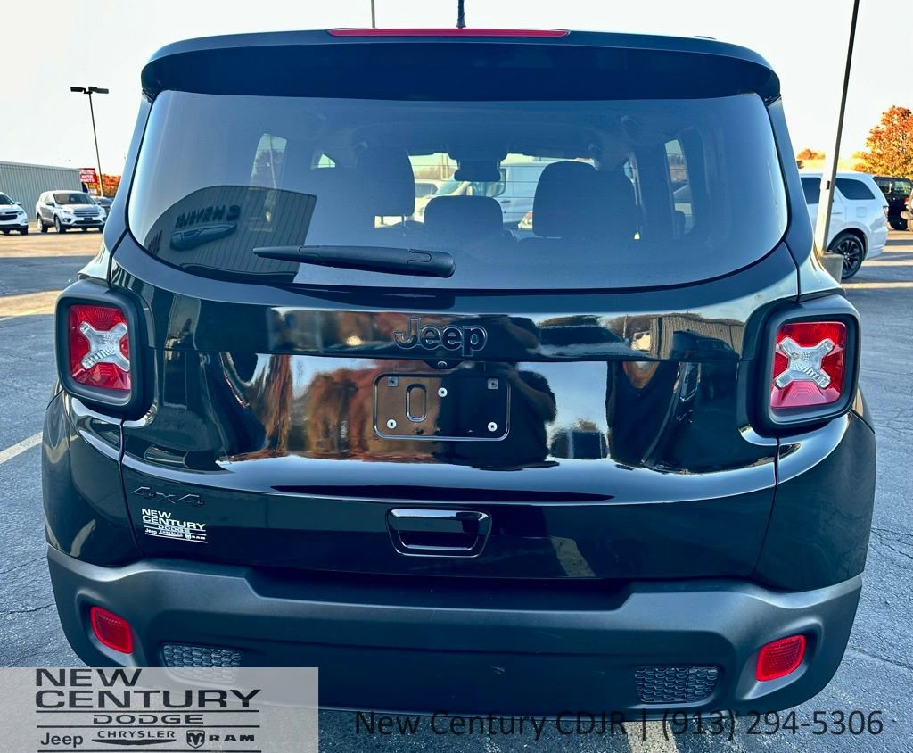 Used 2023 Jeep Renegade Latitude image 6