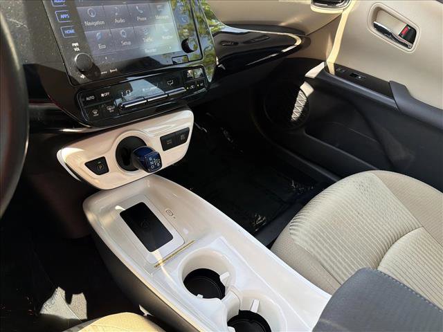 Used 2016 Toyota Prius Three w/ Advanced Technology Package FWD image 20