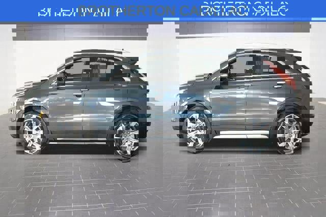 Used 2019 Cadillac XT4 Premium Luxury image 2