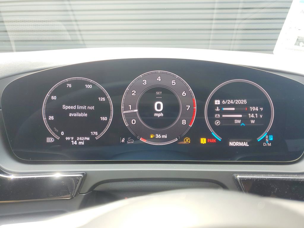 Certified 2025 Porsche Cayenne Coupe image 11