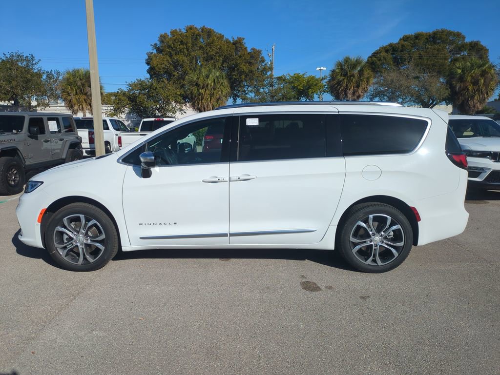 New 2026 Chrysler Pacifica Pinnacle AWD/4WD image 8