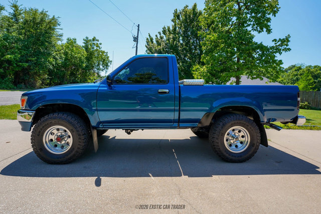 Used 1994 Toyota Pickup DX AWD/4WD image 3
