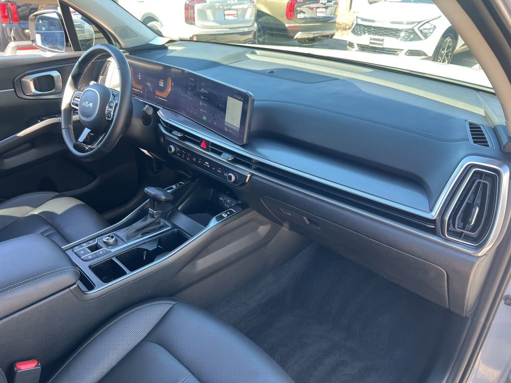 Certified 2025 Kia Sorento S image 21