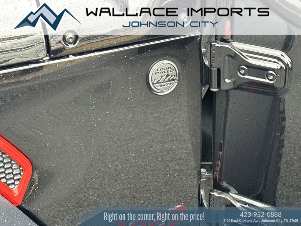 Used 2024 Jeep Gladiator Sport AWD/4WD image 11