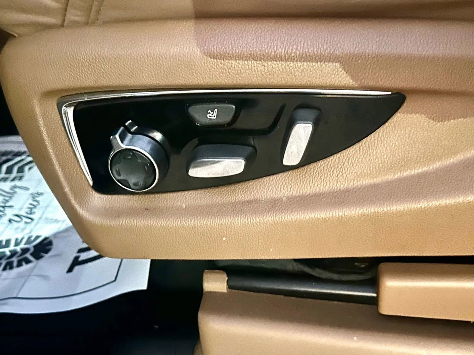 Used 2015 Cadillac Escalade Platinum image 11