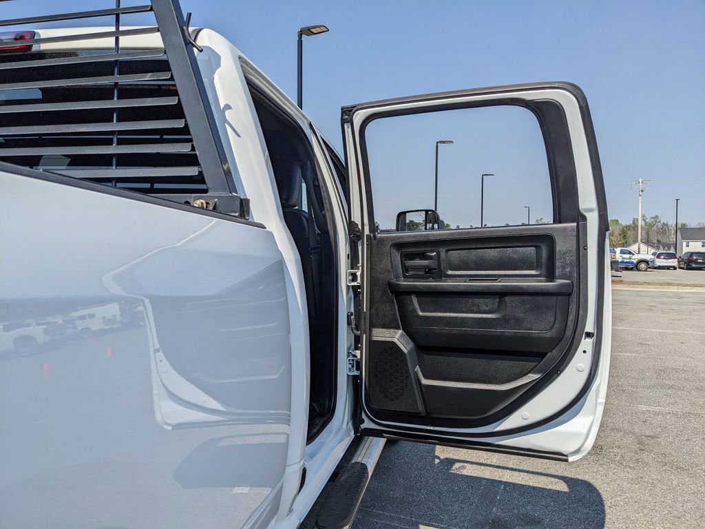 Used 2022 RAM 2500 Tradesman w/ Chrome Appearance Group image 51