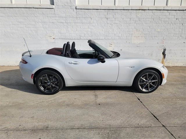 Used 2018 MAZDA MX-5 Miata Club image 3