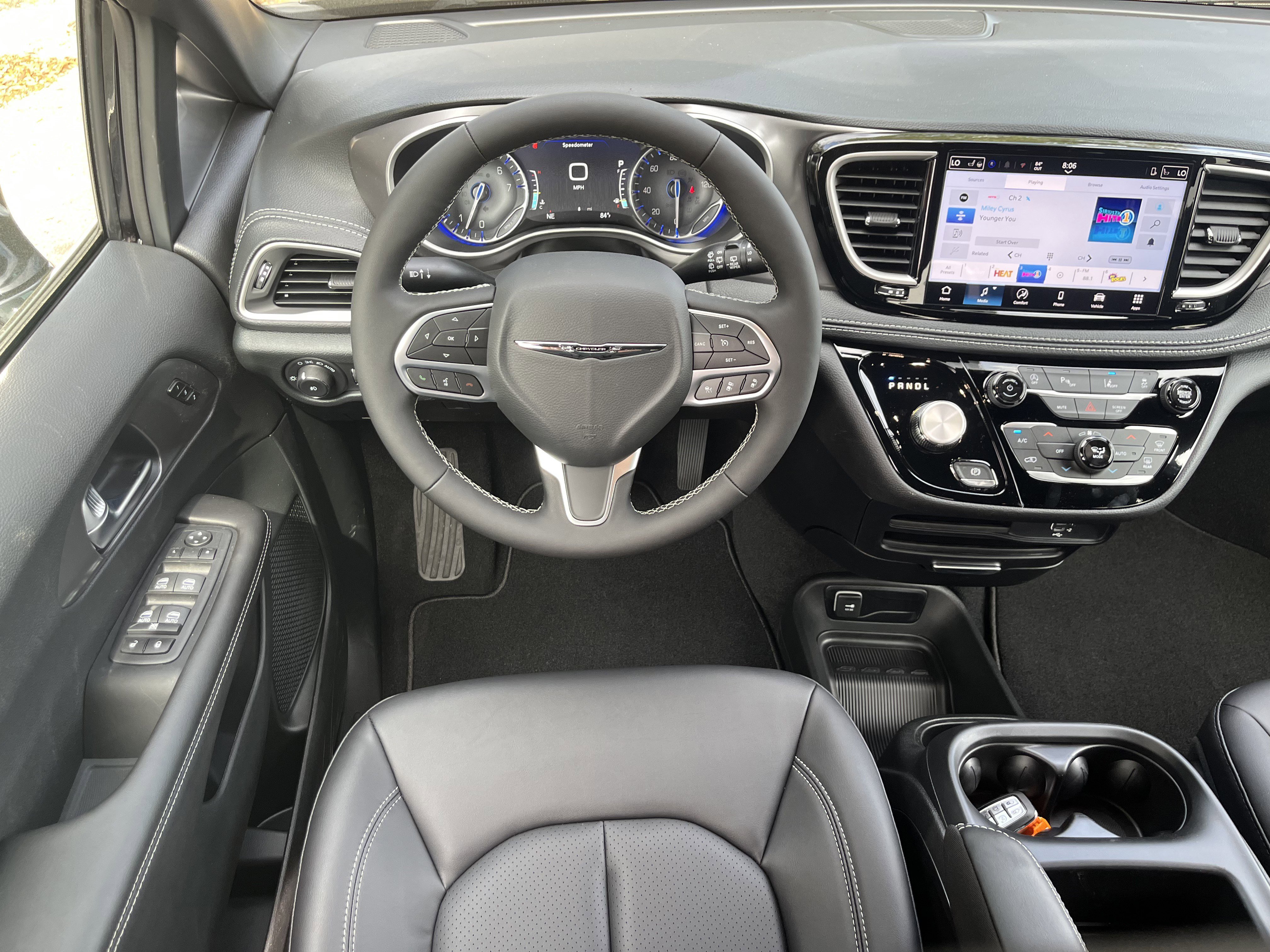 New 2026 Chrysler Pacifica Select image 13