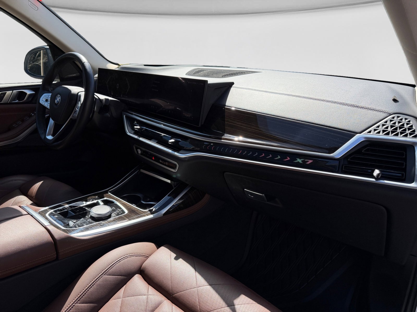 Used 2024 BMW X7 xDrive40i w/ Premium Package AWD/4WD image 23
