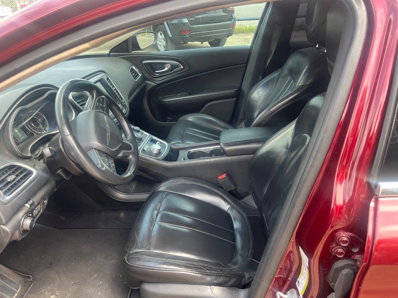 Used 2017 Chrysler 200 Limited Platinum FWD image 16