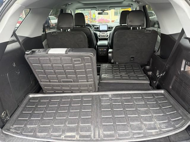 Used 2021 Ford Explorer XLT w/ Equipment Group 202A AWD/4WD image 26