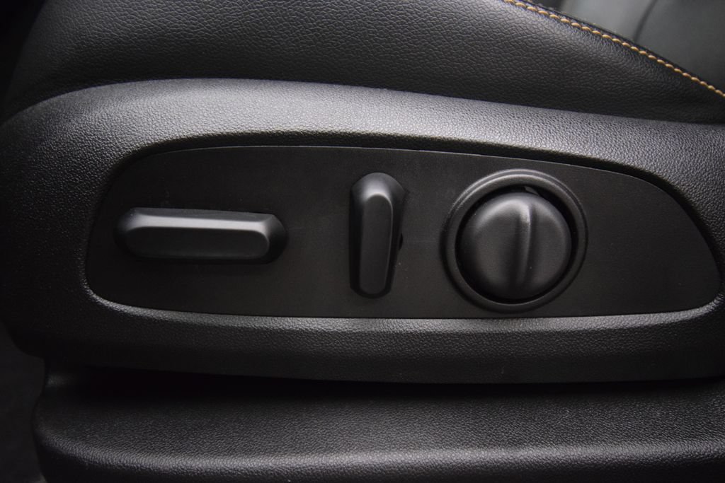 Used 2020 GMC Terrain SLT w/ Preferred Package FWD image 24