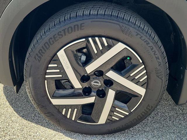 Certified 2025 Nissan Kicks SV image 12