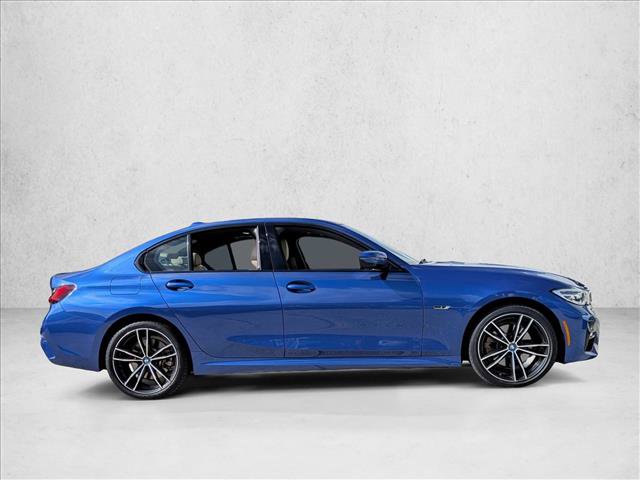 Used 2022 BMW 330e w/ M Sport Package RWD image 4