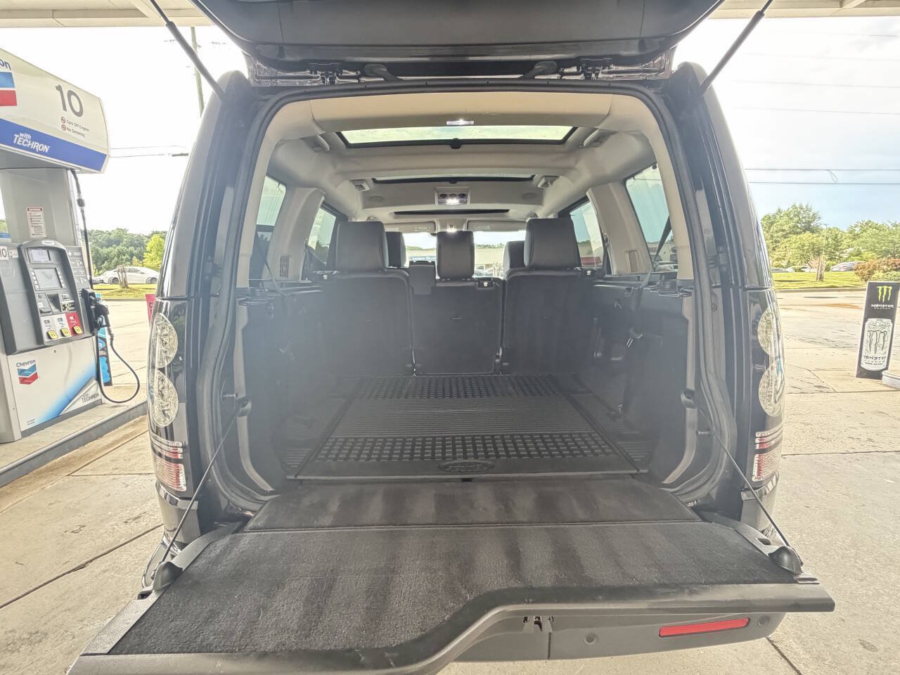 Used 2015 Land Rover LR4 HSE AWD/4WD image 24