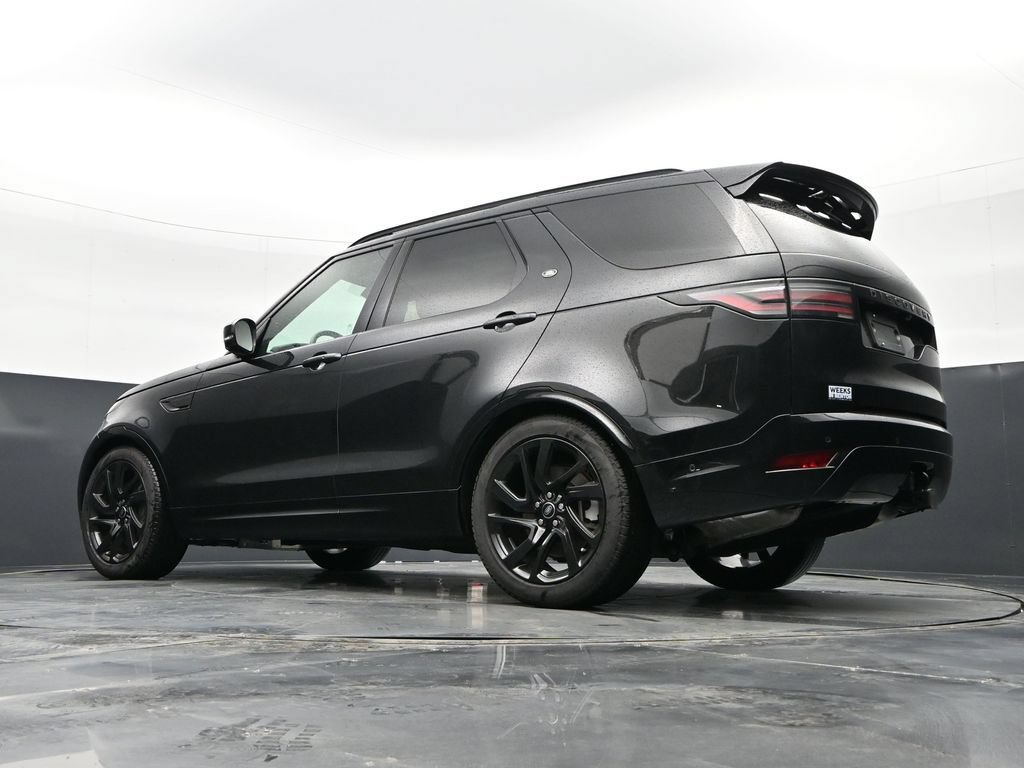 Used 2024 Land Rover Discovery Dynamic SE AWD/4WD image 35
