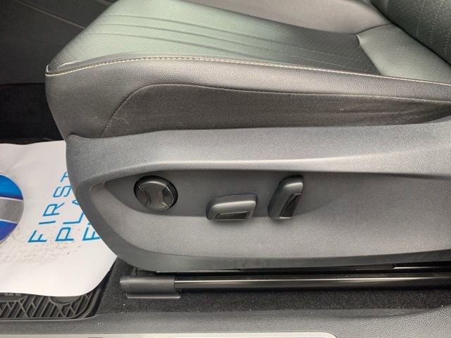 Used 2022 Volkswagen Tiguan SE R-Line image 25