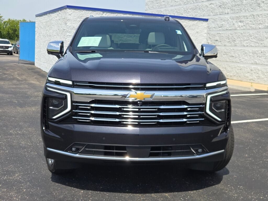 Used 2026 Chevrolet Suburban Premier AWD/4WD image 4