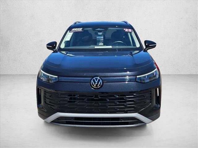 Certified 2025 Volkswagen Tiguan S FWD image 2