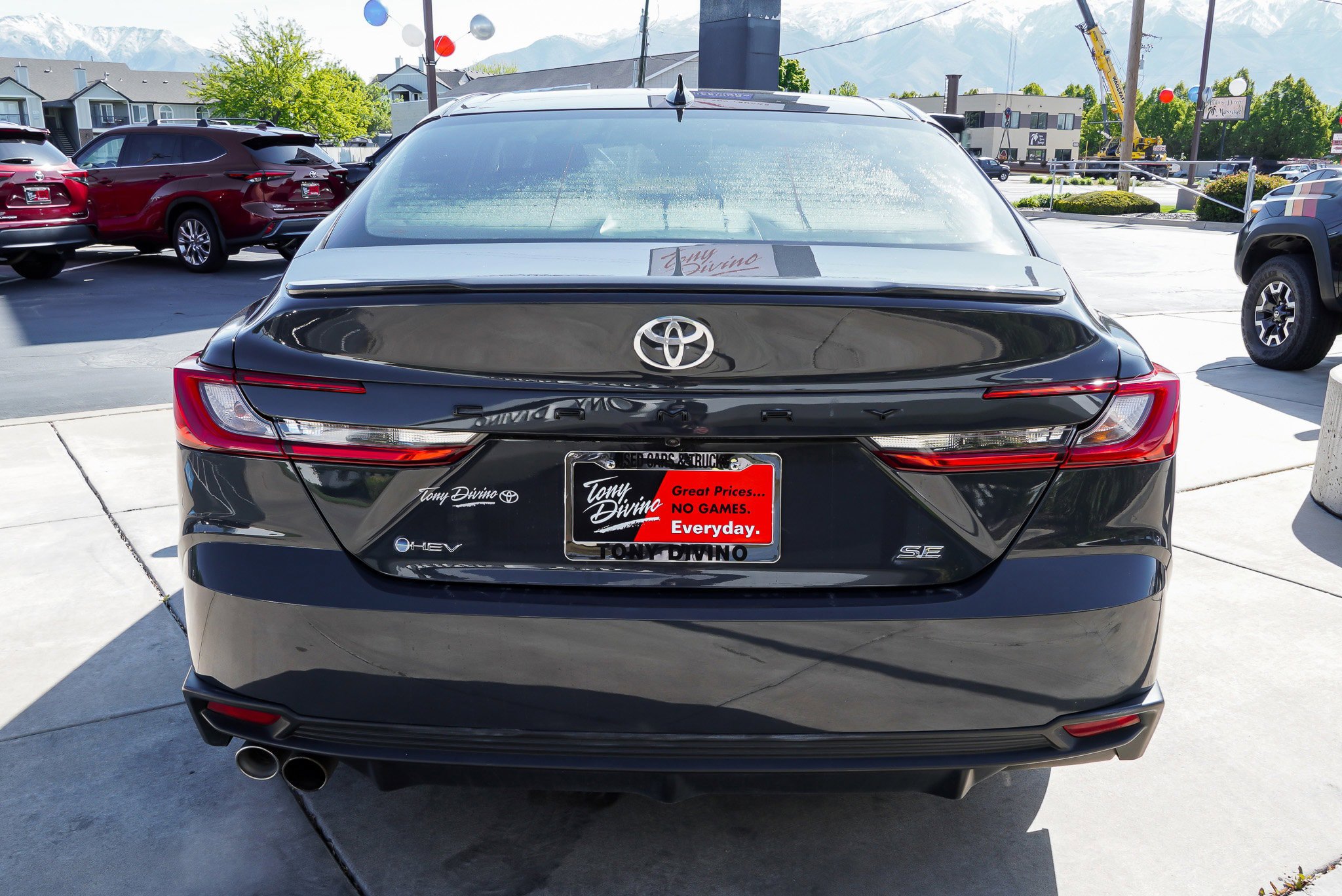 Used 2025 Toyota Camry SE FWD image 7