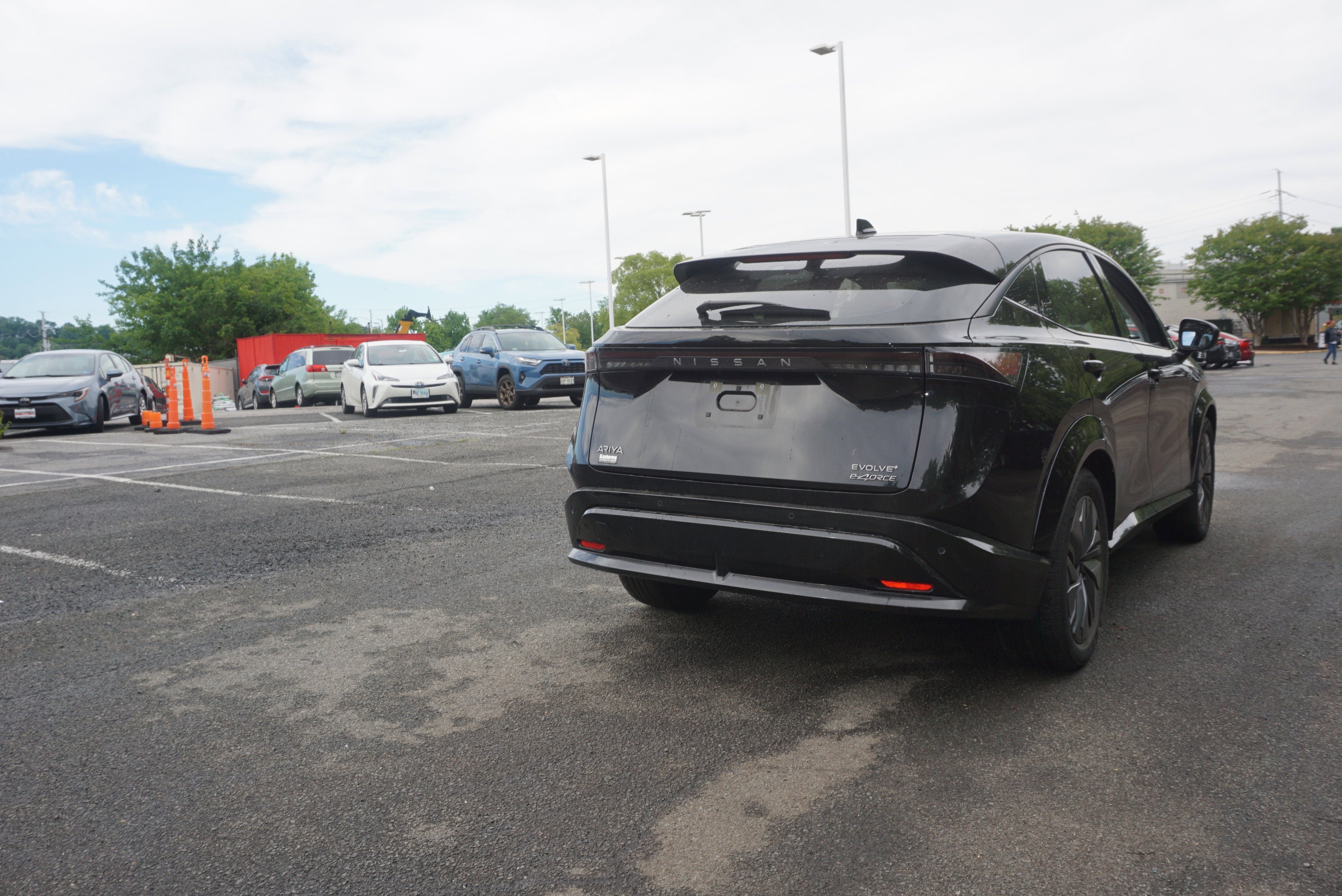Used 2023 Nissan Ariya AWD image 3