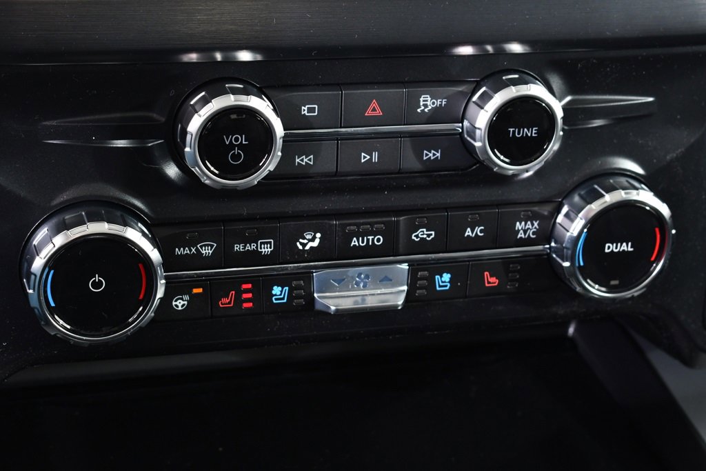 New 2026 Ford F350 Lariat w/ Black Appearance Package image 31