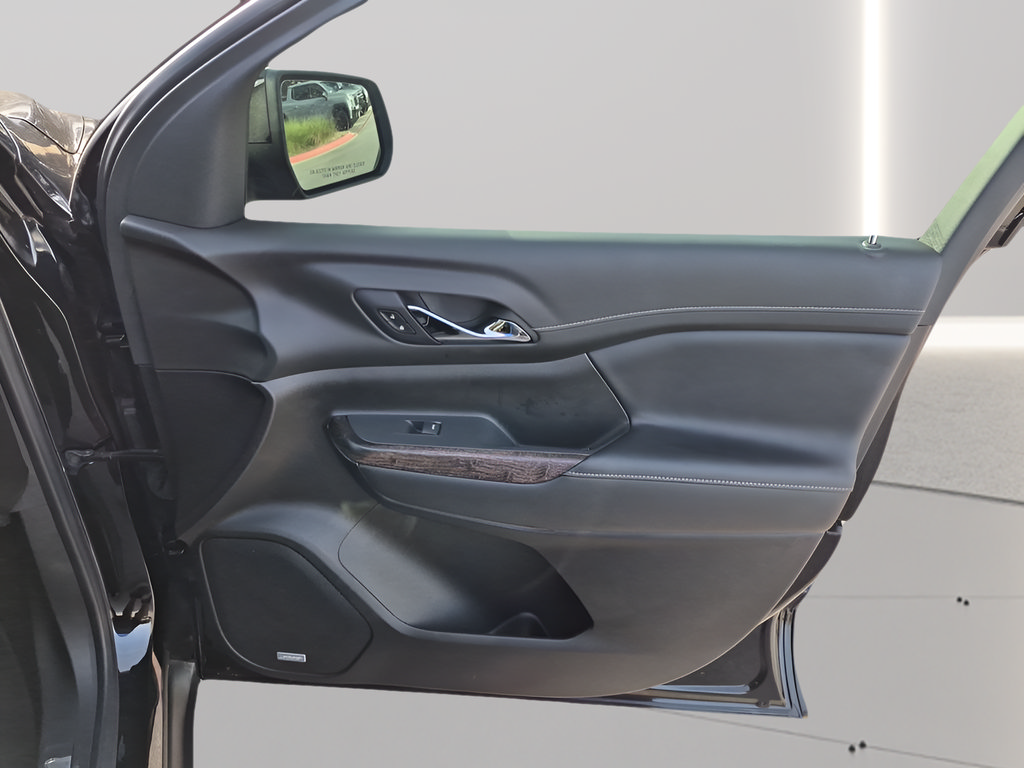Used 2021 GMC Acadia Denali w/ Denali Technology Package FWD image 41