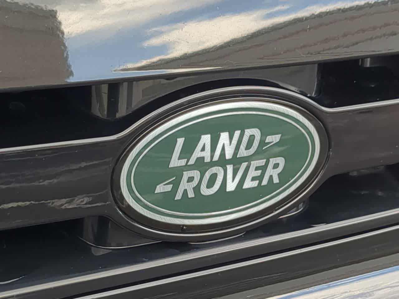 Used 2025 Land Rover Defender 110 S AWD/4WD image 12