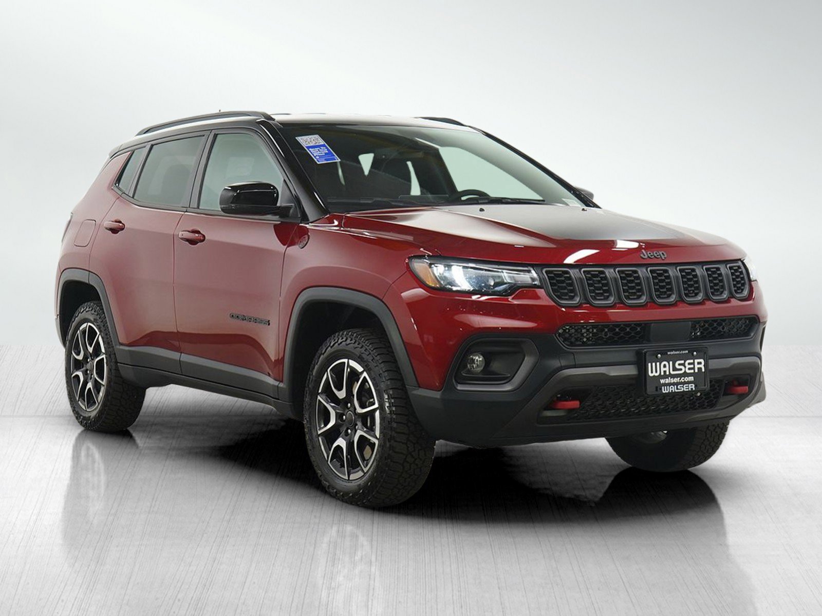 Used 2025 Jeep Compass Trailhawk image 7
